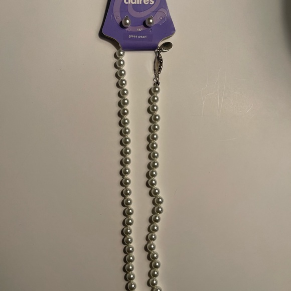 Claire’s pearl necklace earring set. Never worn. - Picture 2 of 3